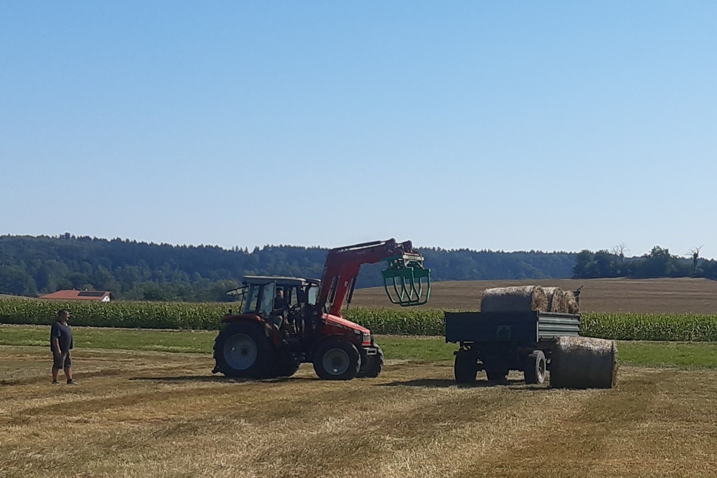 Aufladen der Heuballen